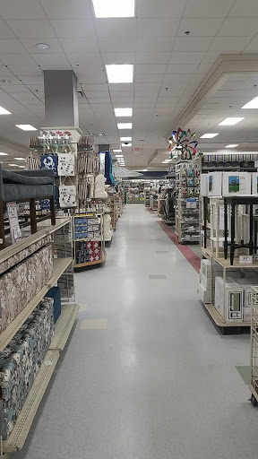 Home Goods Store «Christmas Tree Shops», reviews and photos, 15 Backus Ave Suite 42, Danbury, CT 06810, USA