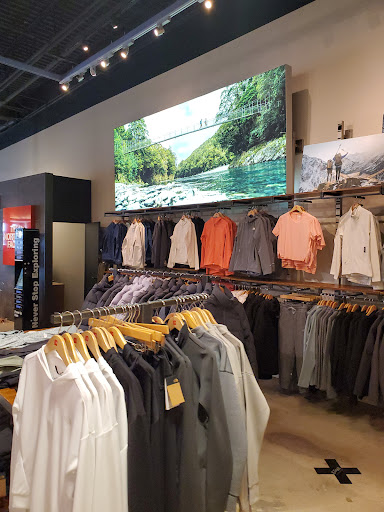 Clothing Store «The North Face», reviews and photos, 8702 Keystone Crossing, Indianapolis, IN 46240, USA