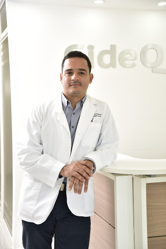 Dr. Mario Herrera - Urólogo en Panamá
