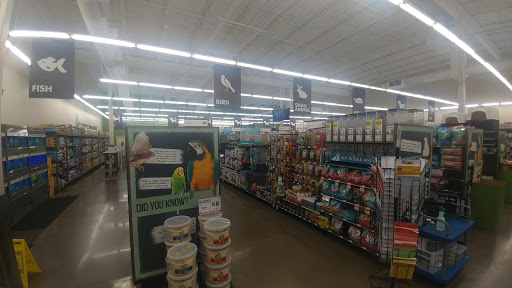Pet Supply Store «Pet Supplies Plus», reviews and photos, 955 Co Rd E East #100, Vadnais Heights, MN 55127, USA
