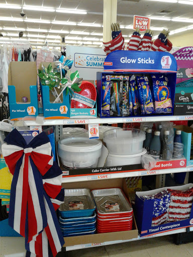Discount Store «FAMILY DOLLAR», reviews and photos, 9 Clocktower Plaza, Elgin, IL 60120, USA