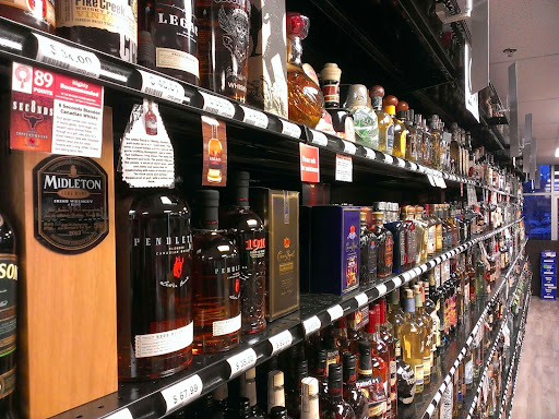 Liquor Store «West Seattle Liquor at Westwood Village», reviews and photos, 2511 SW Trenton St, Seattle, WA 98106, USA