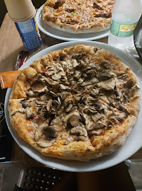 Plats et boissons du Pizzeria Five Pizza Original - Colombes - n°9