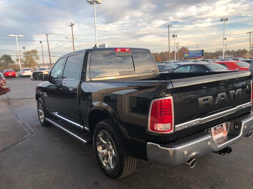 Car Dealer «Falls Chrysler Jeep Dodge», reviews and photos, 4100 State Rd, Cuyahoga Falls, OH 44223, USA