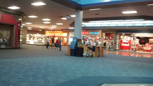 Mounds Mall, 2109 S Scatterfield Rd, Anderson, IN 46016, USA, 