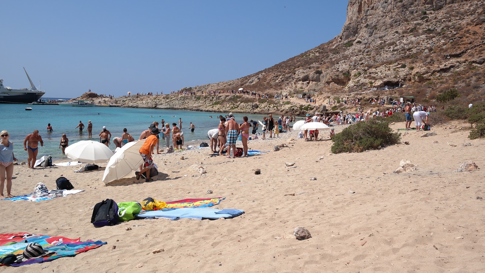 Photo of Gramvousa beach backed by cliffs