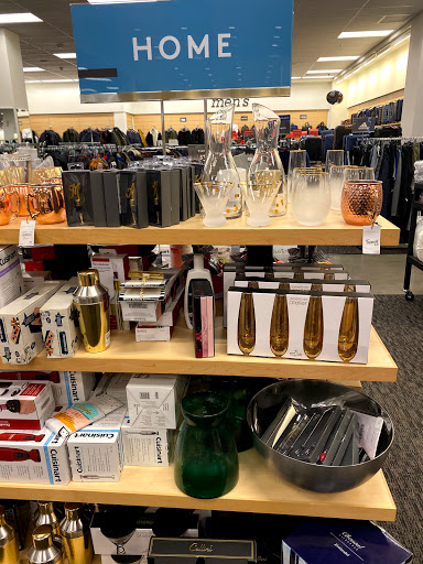 Department Store «Nordstrom Rack The Gallery At Westbury Plaza», reviews and photos, 1040 Old Country Rd, Garden City, NY 11530, USA