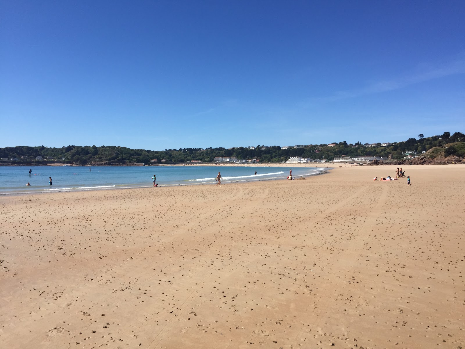 Foto de Coronation Beach com areia bege superfície