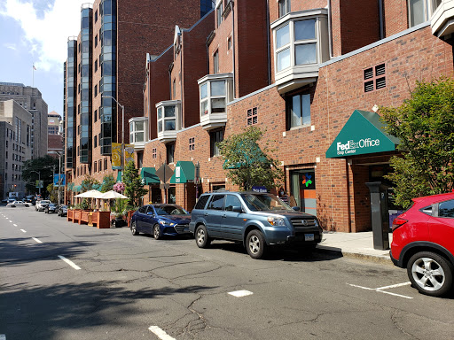 FedEx Office Ship Center, 30 Whitney Ave, New Haven, CT 06511, USA, 