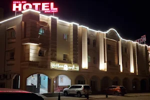 فندق رمال عبري للشقق الفندقية image