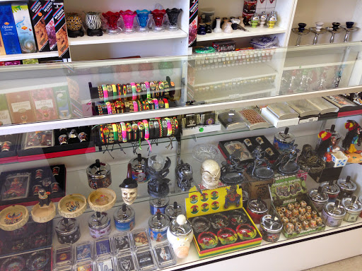 Tobacco Shop «PRIMO SMOKE SHOP», reviews and photos, 321 W Huntington Dr, Monrovia, CA 91016, USA