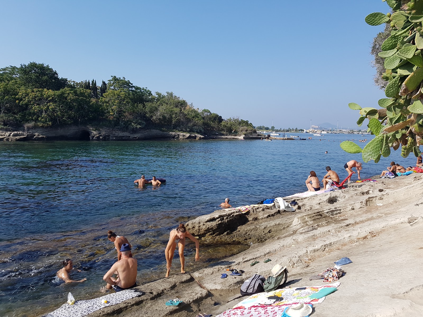 Foto von Schiacchetiello Beach mit etwas sauber Sauberkeitsgrad