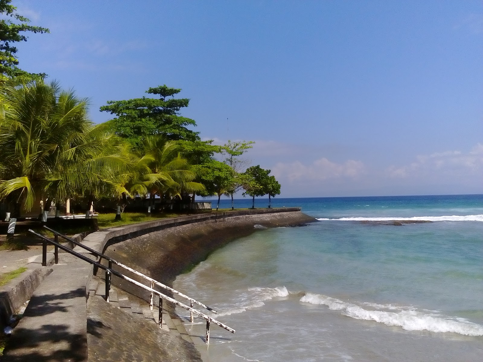 Fotografija Sengkidu Beach podprto z obalami