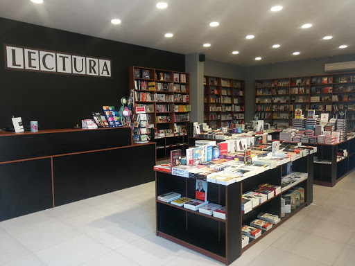 Librerías LECTURA Sucursal Santa Cruz