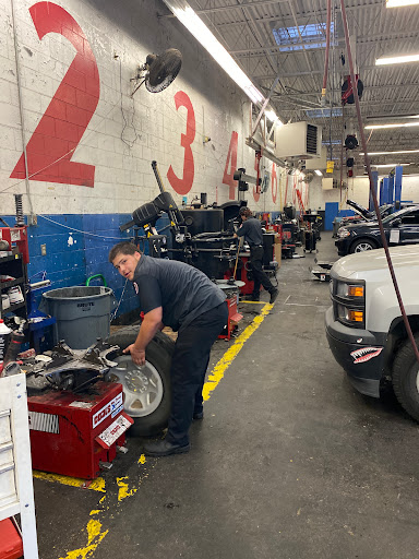 Auto Parts Store «Pep Boys Auto Parts & Service», reviews and photos, 1212 N Collins St, Arlington, TX 76011, USA