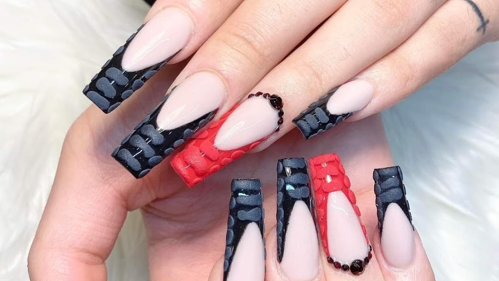 Gloss Nails & Spa 33549
