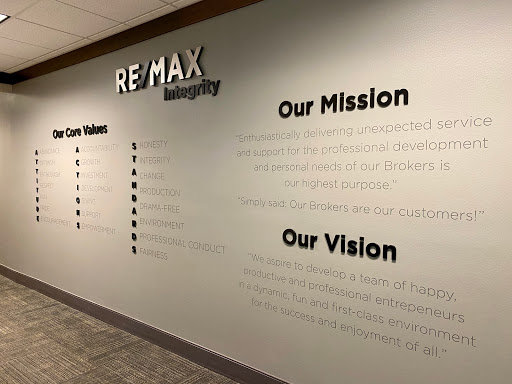 Real Estate Agency «Re/Max Integrity, Eugene Oregon», reviews and photos, 4710 Village Plaza Loop #200, Eugene, OR 97401, USA