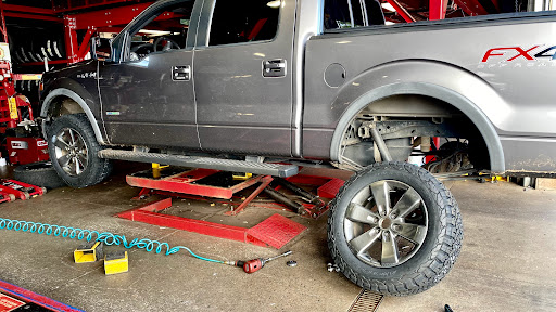 Tire Shop «Discount Tire Store - Tigard, OR», reviews and photos, 11462 SW Pacific Hwy, Tigard, OR 97223, USA