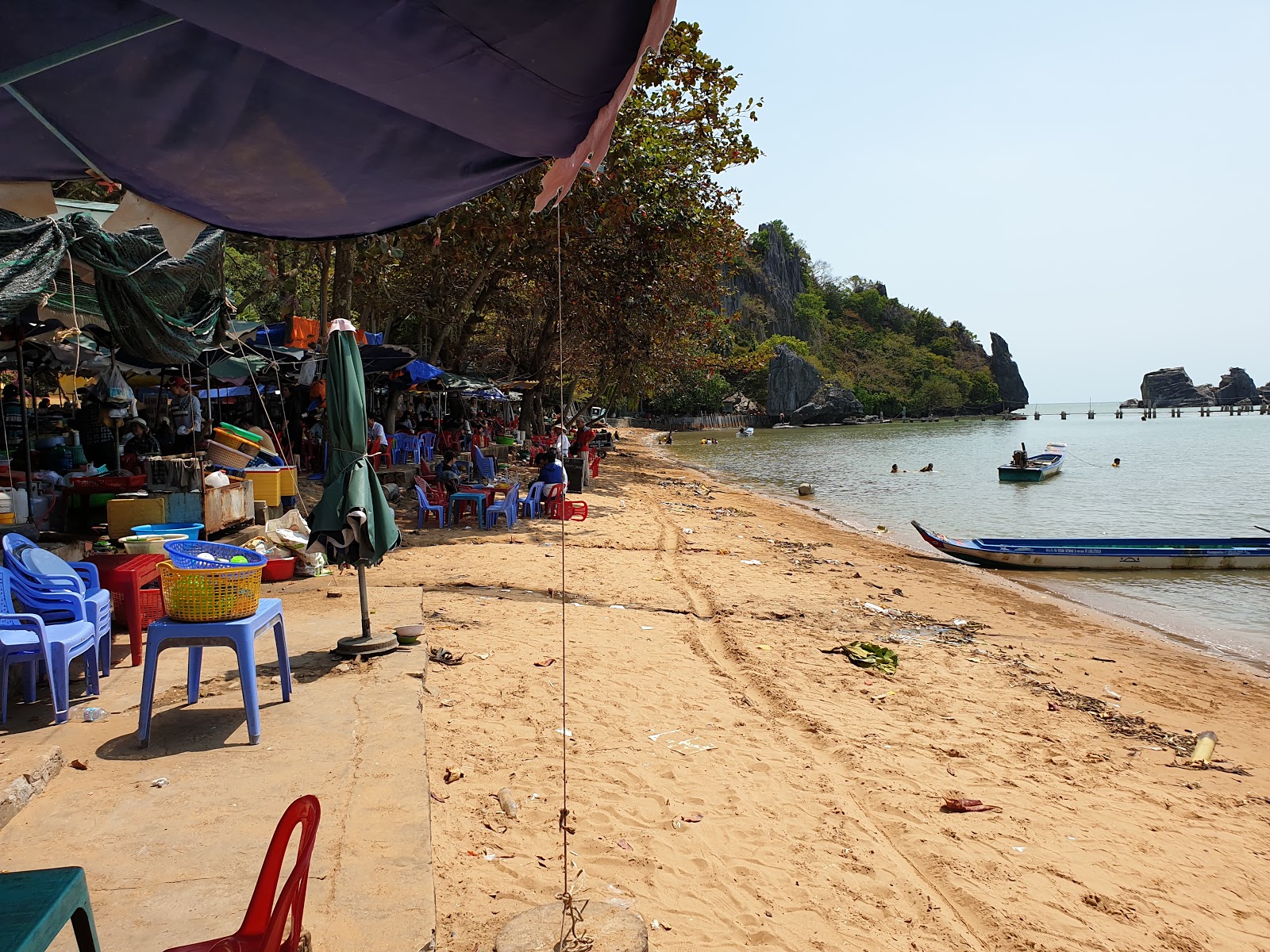 Photo of Gieng Tien Beach amenities area