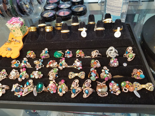 Flea Market «Revelation Marketplace», reviews and photos, 27455 S Dixie Hwy, Homestead, FL 33032, USA