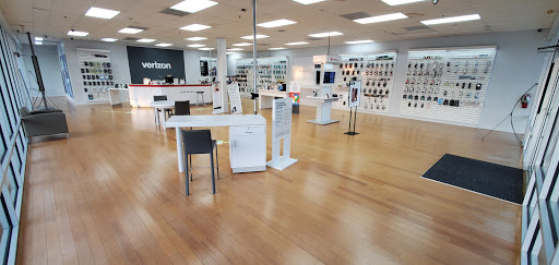 Cell Phone Store «GoWireless Verizon Authorized Retailer», reviews and photos, 15761 Sheridan St a, Southwest Ranches, FL 33331, USA