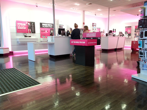 Cell Phone Store «T-Mobile», reviews and photos, 250 Granite Run Dr, Lancaster, PA 17601, USA