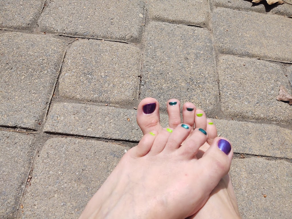 Sisters Nail & Spa 01864