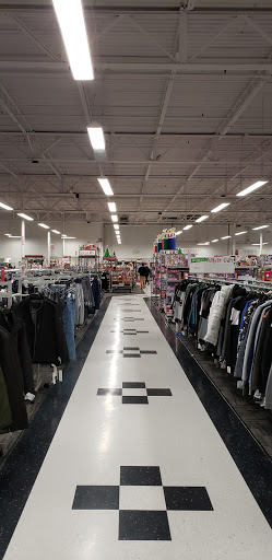 Clothing Store «Burlington Coat Factory», reviews and photos, 4790 Everhard Rd NW, Canton, OH 44718, USA