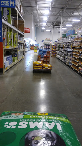 Pet Supply Store «PetSmart», reviews and photos, 934 W Street Rd, Warminster, PA 18974, USA