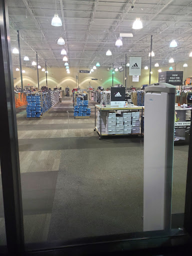 Shoe Store «DSW Designer Shoe Warehouse», reviews and photos, 4741 Ashford Dunwoody Rd, Dunwoody, GA 30338, USA