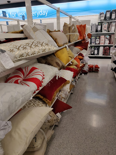 Clothing Store «Ross Dress for Less», reviews and photos, 2415 NW Kings Blvd, Corvallis, OR 97330, USA