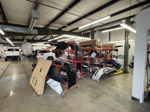 Auto Body Shop «Champaign Automotive Collision Center», reviews and photos, 103 Arbours Dr, Savoy, IL 61874, USA