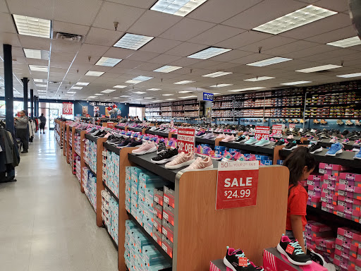 Shoe Store «SKECHERS Factory Outlet», reviews and photos, 4260 Florin Rd b103, Sacramento, CA 95823, USA