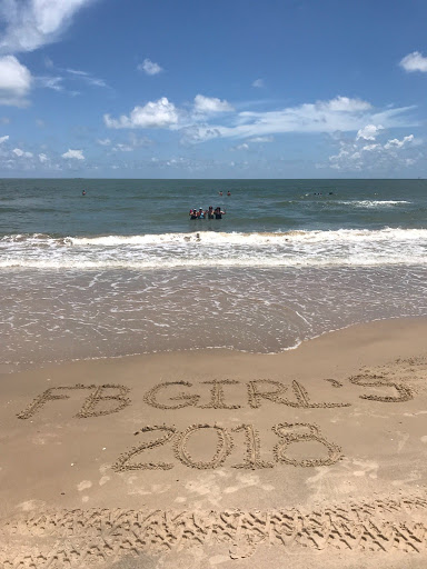 Bar & Grill «Sharkies On The Beach Bar & Grill», reviews and photos, 10 Surf Dr, Surfside Beach, TX 77541, USA