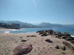 Photo de Los Tules beach protégé par des falaises