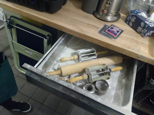 Shopping Mall «Tuskatella Shopping Center», reviews and photos, 1344 N Tustin St, Orange, CA 92867, USA