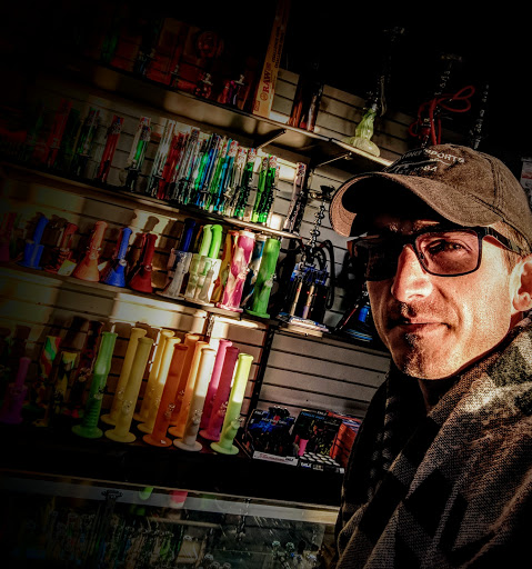 Tobacco Shop «Weezers Tobacco», reviews and photos, 21W500 North Ave, Lombard, IL 60148, USA