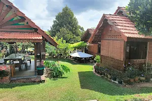 Chalet Warisan Puan image