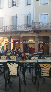 Atmosphère du Café Les Colonnes à Millau - n°3