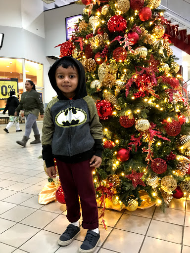 Shopping Mall «Metro Mall-Middle Village», reviews and photos, 6626 Metropolitan Ave, Middle Village, NY 11379, USA