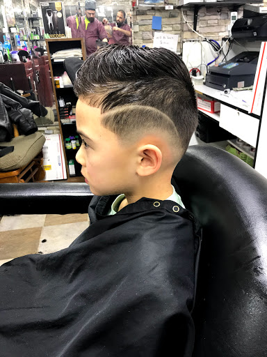 Barber Shop «New York Barber Shop», reviews and photos, 87 N Beverwyck Rd # B, Lake Hiawatha, NJ 07034, USA