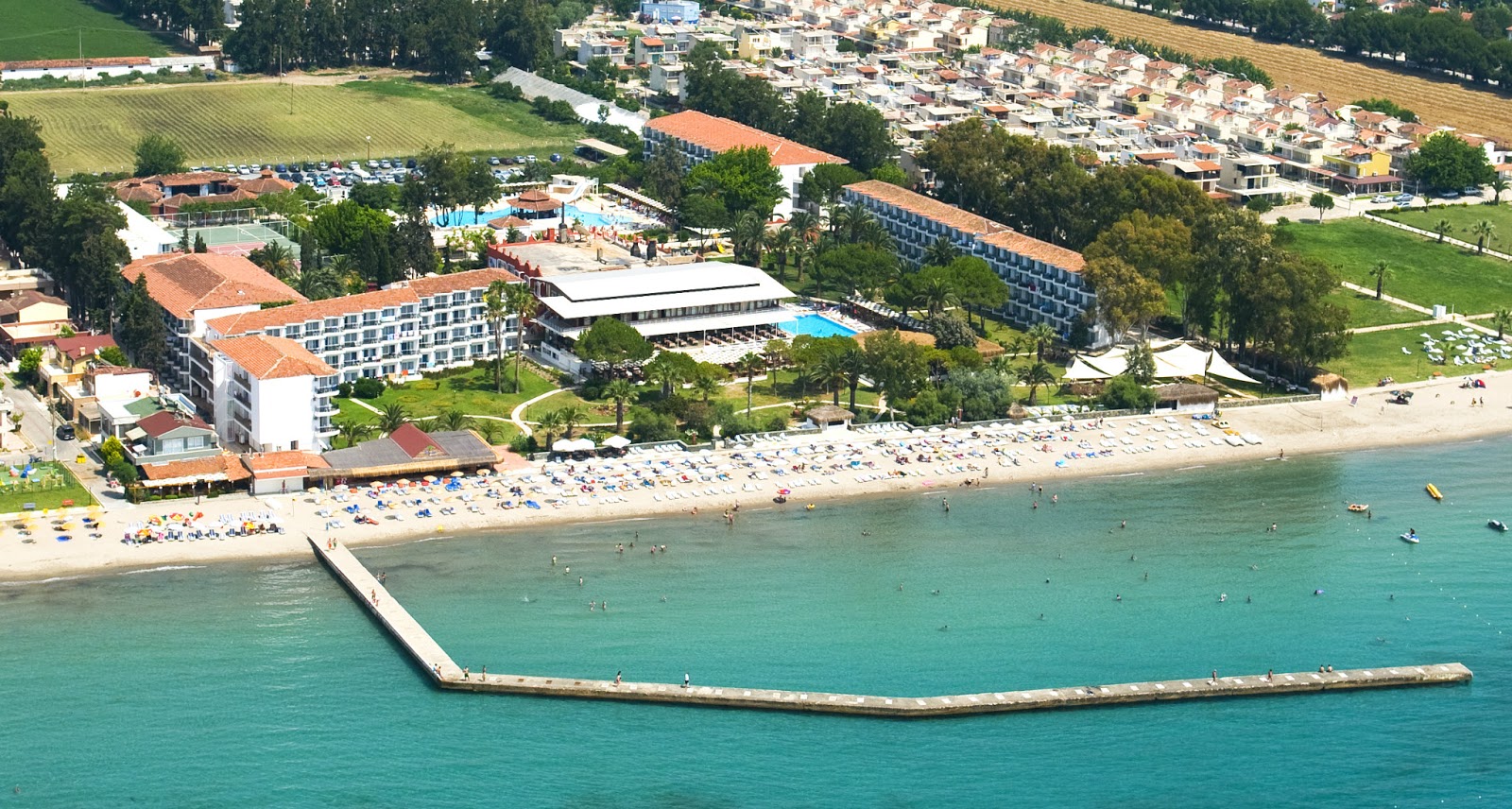 Fotografie cu Kusadasi Plaj cu drept și lung