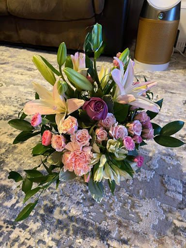 Florist «Bella Flowers & Greenhouse, Inc.», reviews and photos, 7117 Roberts Rd, Bridgeview, IL 60455, USA