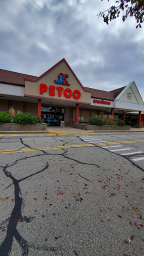 Pet Supply Store «Petco Animal Supplies», reviews and photos, 300 Quaker Ln #3, Warwick, RI 02886, USA