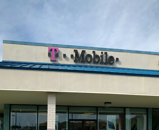 Cell Phone Store «T-Mobile», reviews and photos, 232A Eglin Pkwy NE, Fort Walton Beach, FL 32547, USA