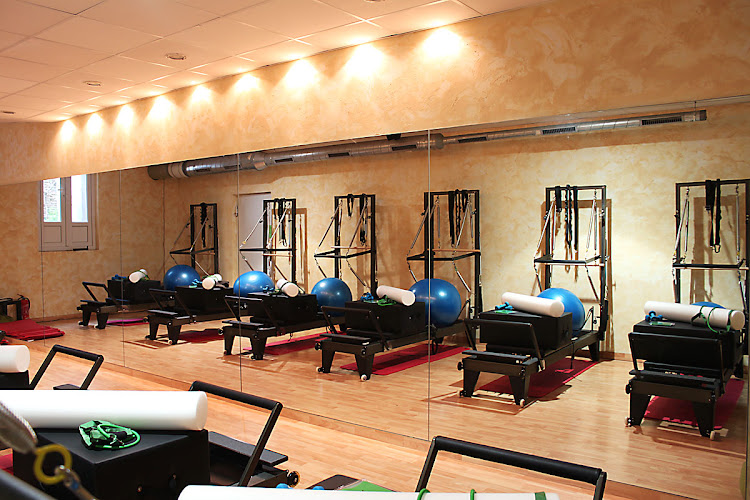 Pilates Center Cadiz. Fisioterapia y Yoga
