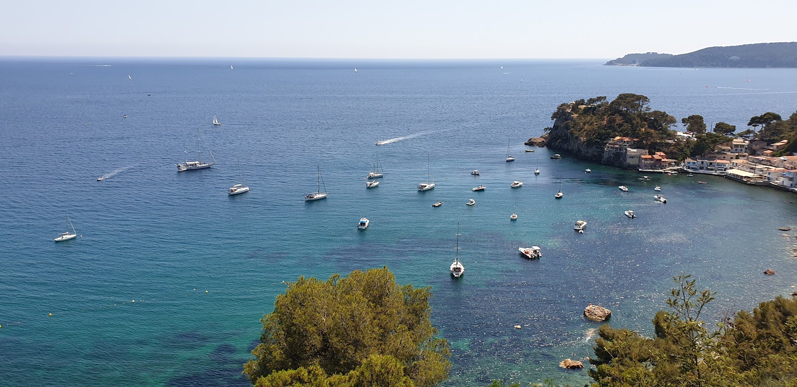 Foto de Plage de Mejean y el asentamiento