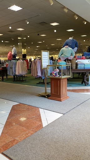 Department Store «Von Maur», reviews and photos, 115 Iowa River Landing Pl, Coralville, IA 52241, USA