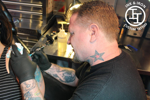 Tattoo Shop «Ink & Iron Custom Tattoo Studio», reviews and photos, 3700 N Cicero Ave, Chicago, IL 60641, USA