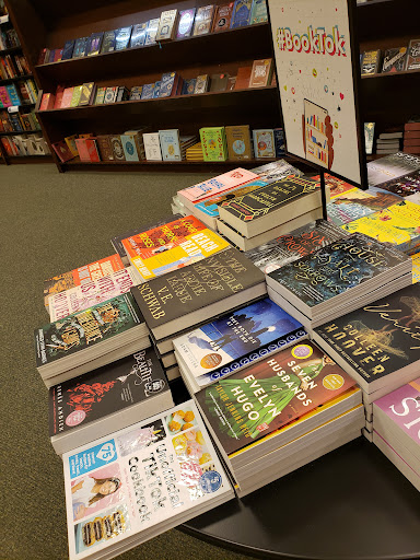 Book Store «Barnes & Noble Booksellers Baton Rouge», reviews and photos, 2590 Citiplace Ct, Baton Rouge, LA 70808, USA